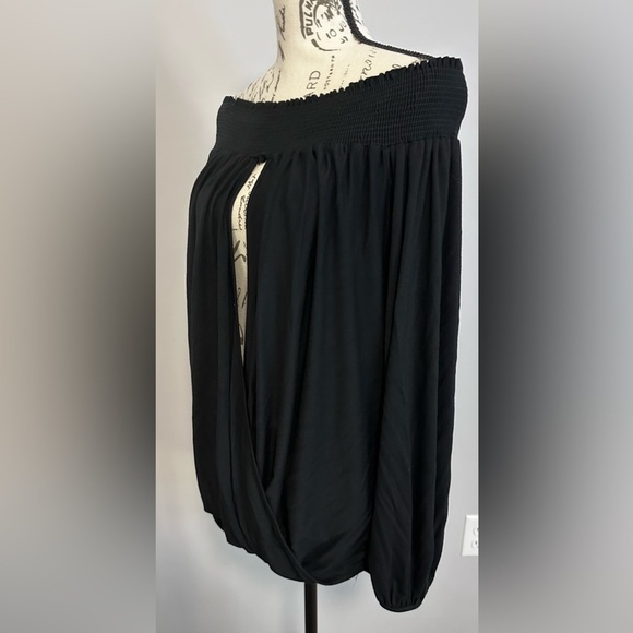 โจ Off-Shoulder Long Sleeve Blouse โ Black, NWT by 1.4.3 Story โจ - Picture 3 of 13